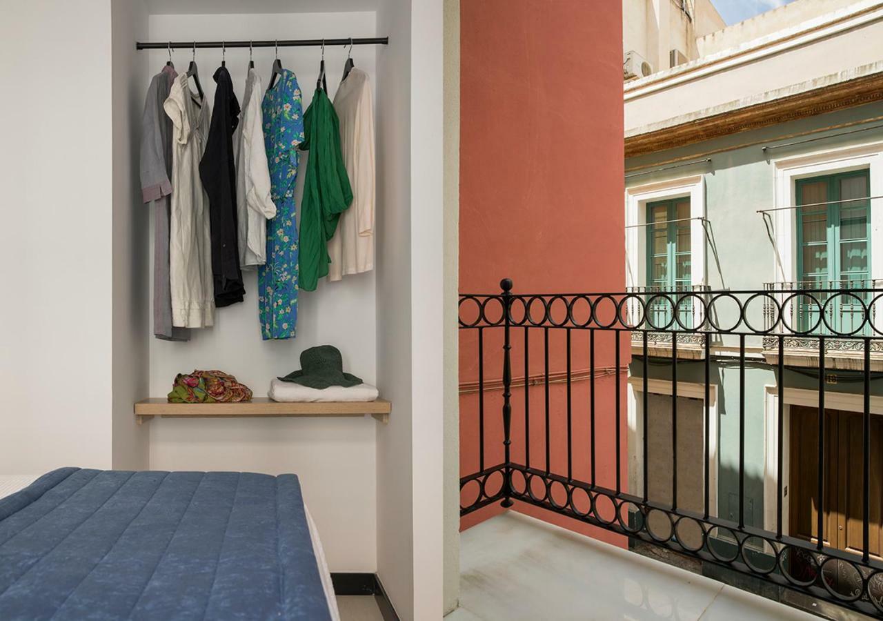 Feria Pool & Luxury Apartment Севиля Екстериор снимка
