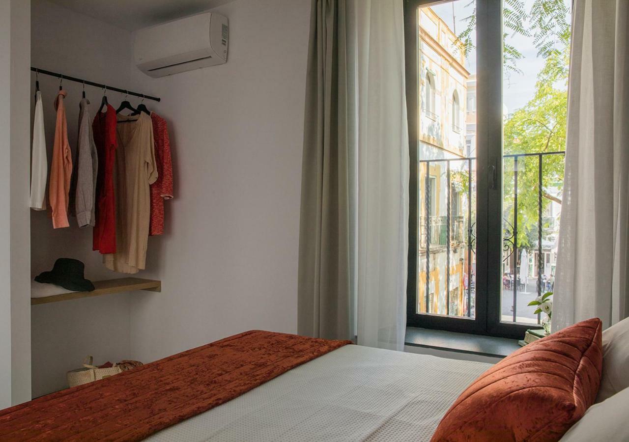 Feria Pool & Luxury Apartment Севиля Екстериор снимка
