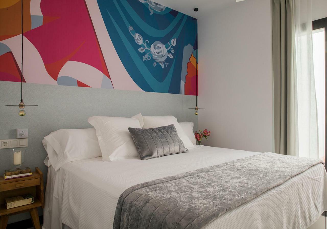 Feria Pool & Luxury Apartment Севиля Екстериор снимка