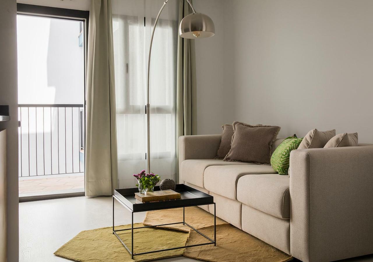 Feria Pool & Luxury Apartment Севиля Екстериор снимка
