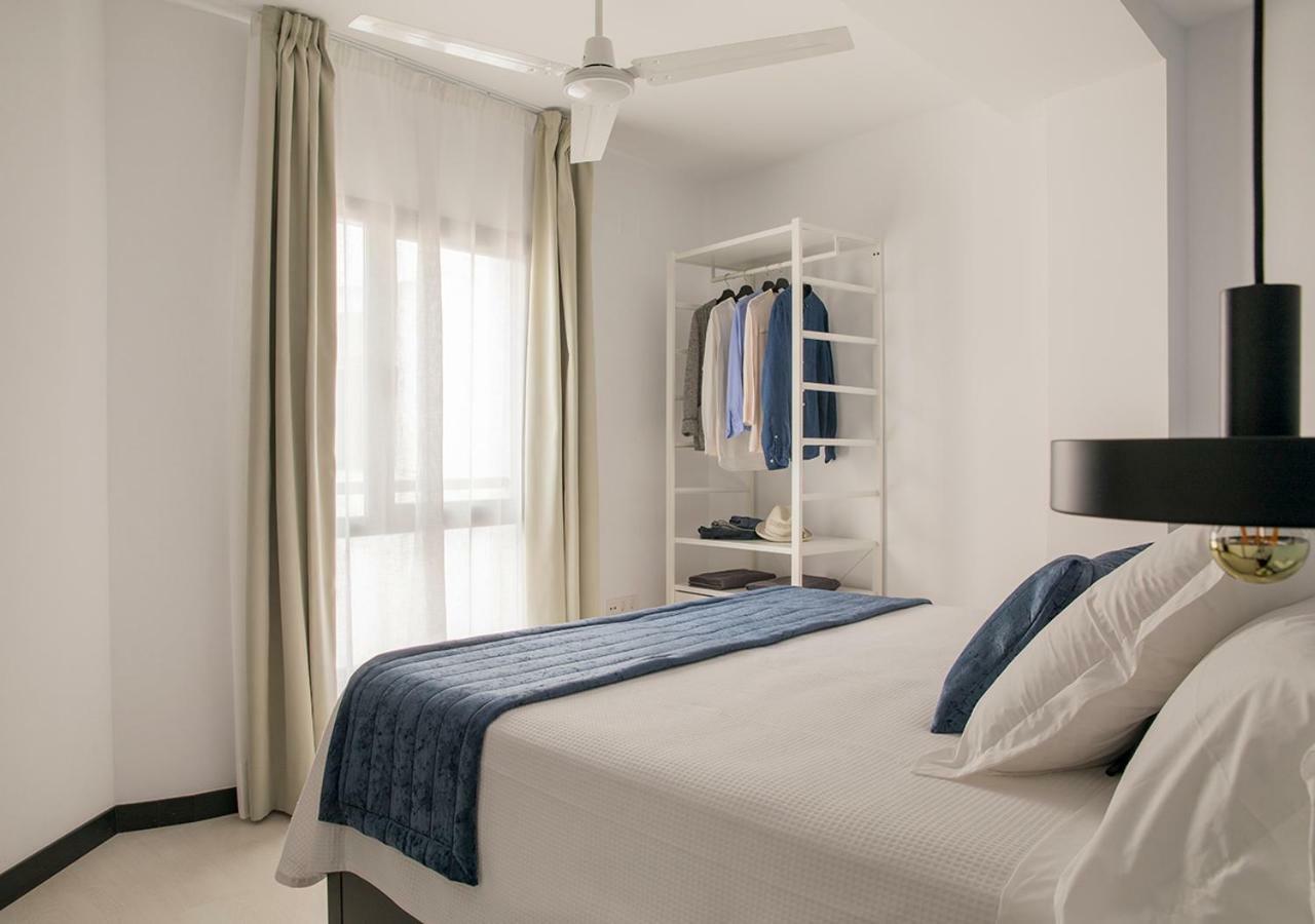 Feria Pool & Luxury Apartment Севиля Екстериор снимка