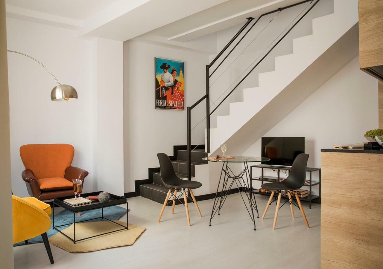 Feria Pool & Luxury Apartment Севиля Екстериор снимка