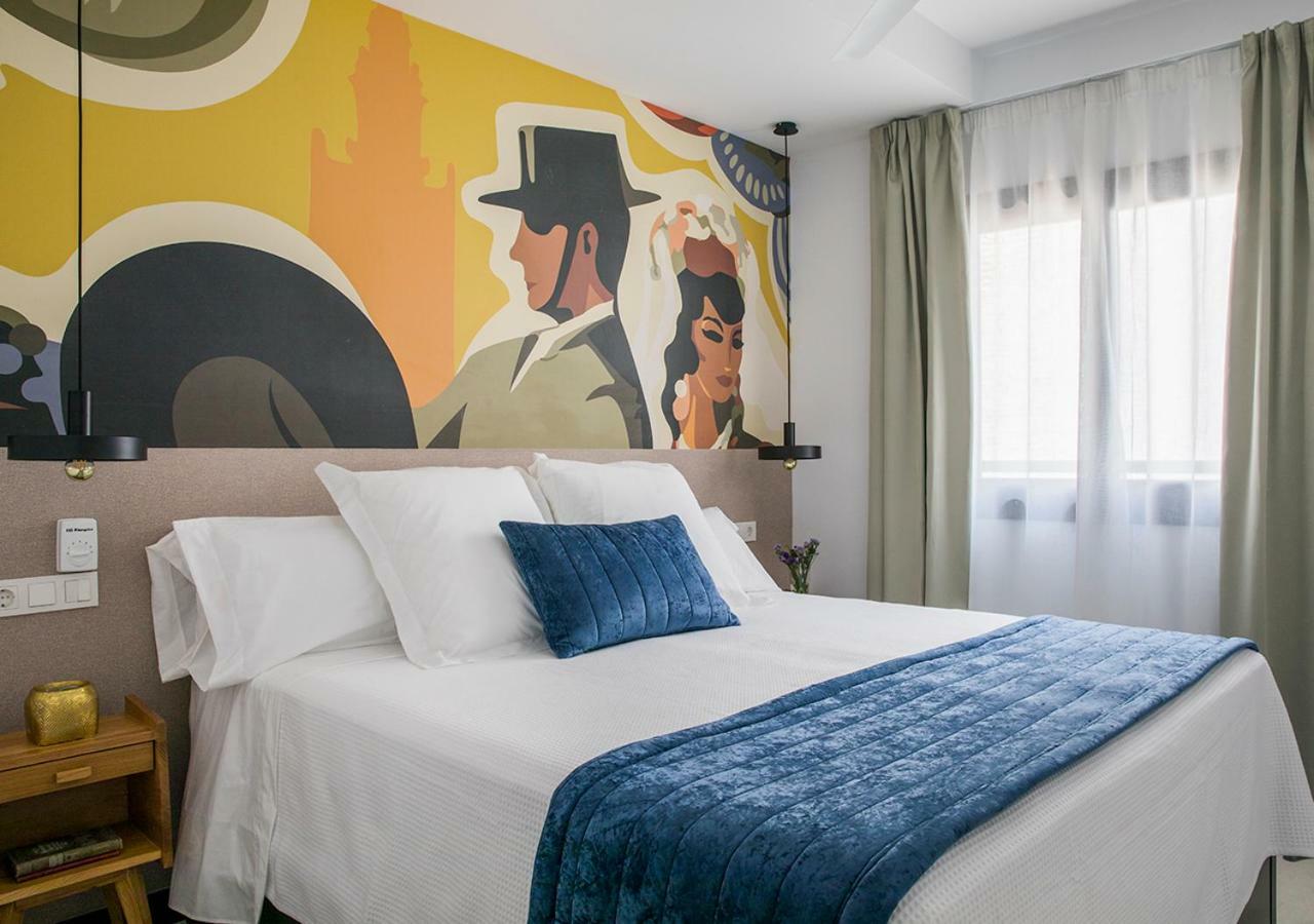 Feria Pool & Luxury Apartment Севиля Екстериор снимка