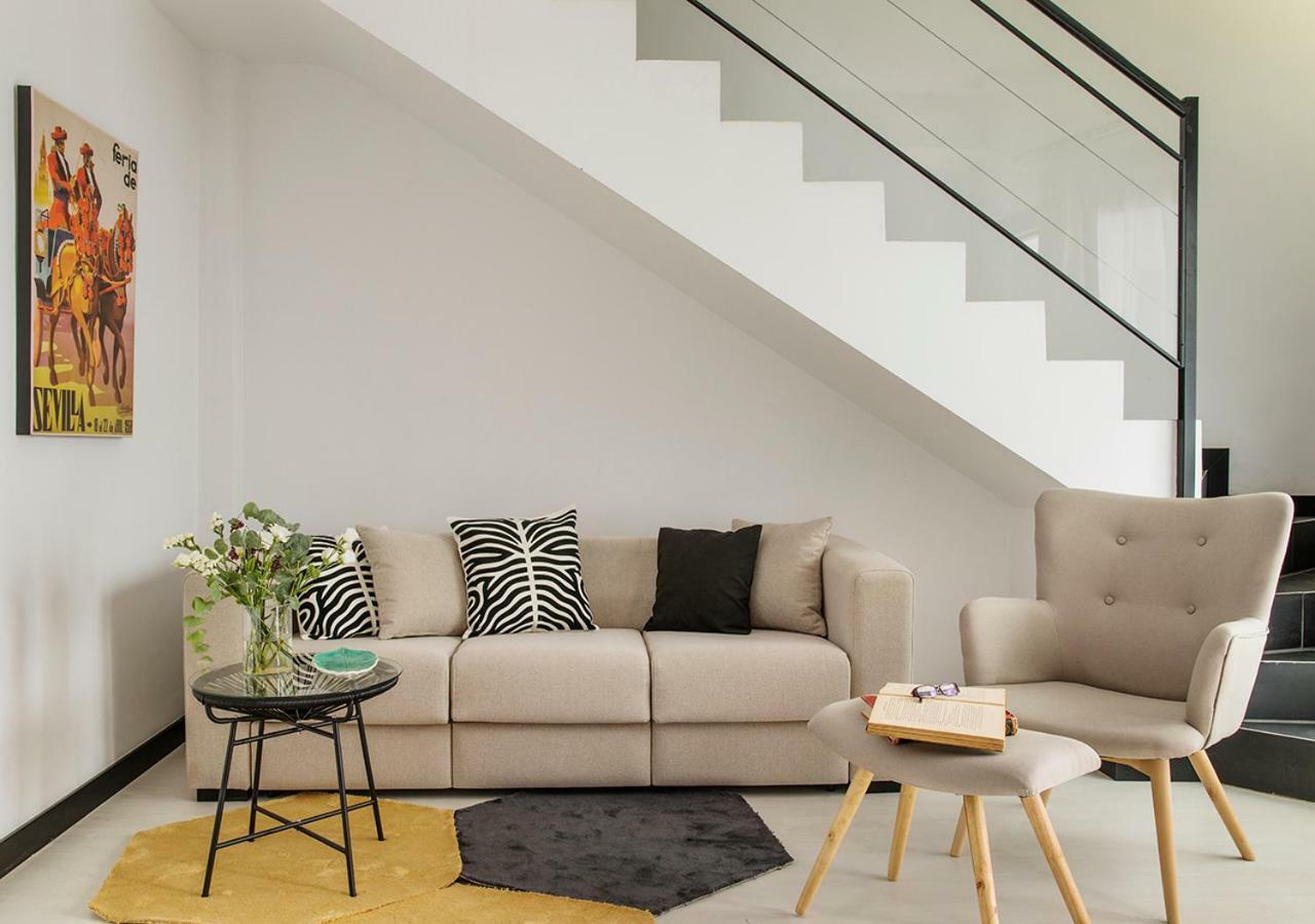 Feria Pool & Luxury Apartment Севиля Екстериор снимка