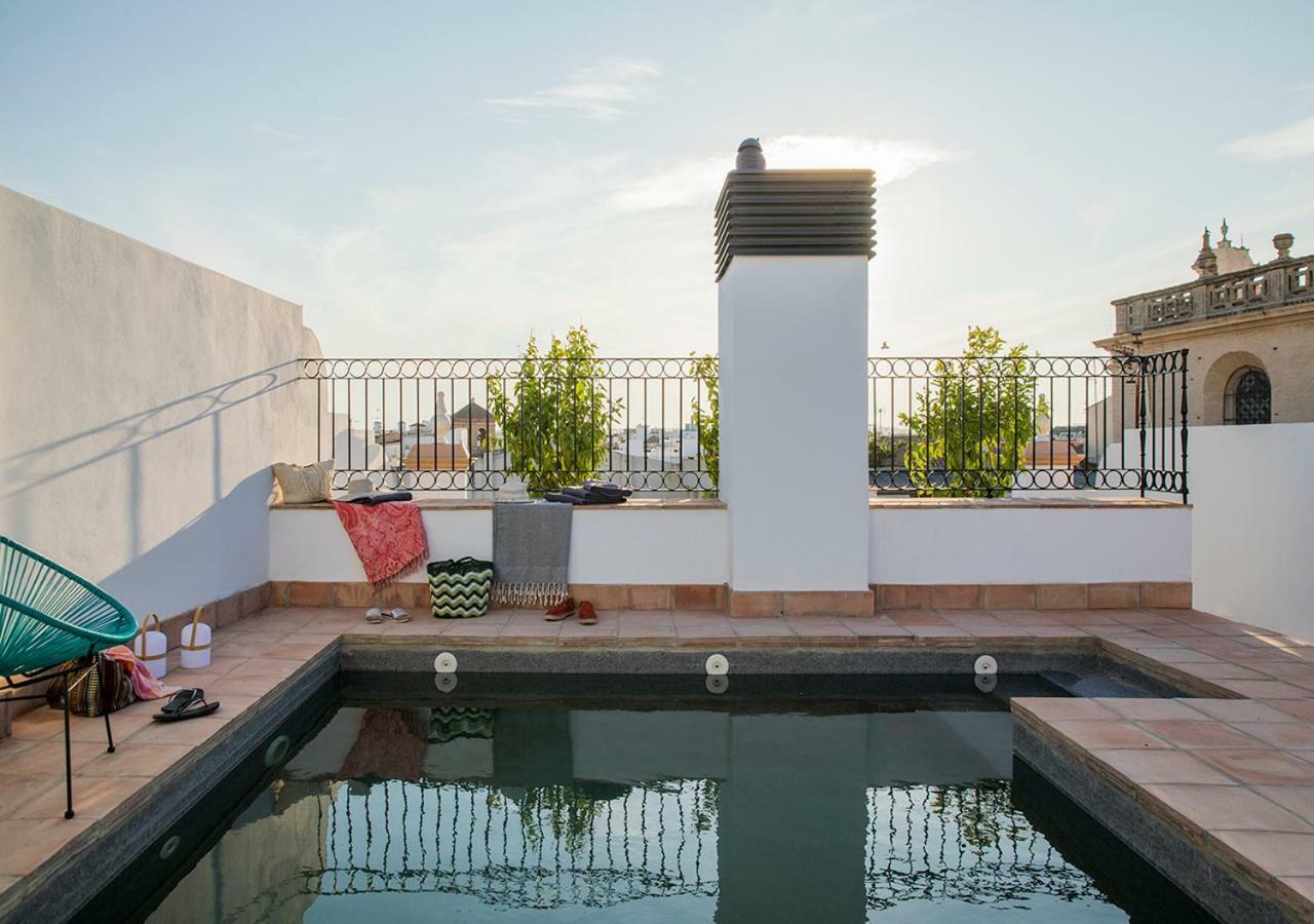 Feria Pool & Luxury Apartment Севиля Екстериор снимка