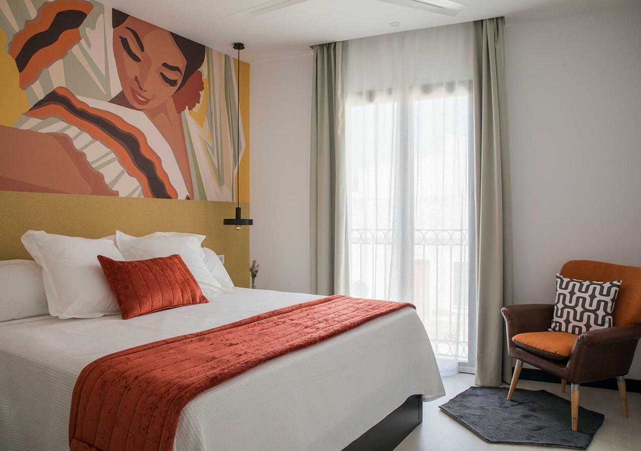 Feria Pool & Luxury Apartment Севиля Екстериор снимка