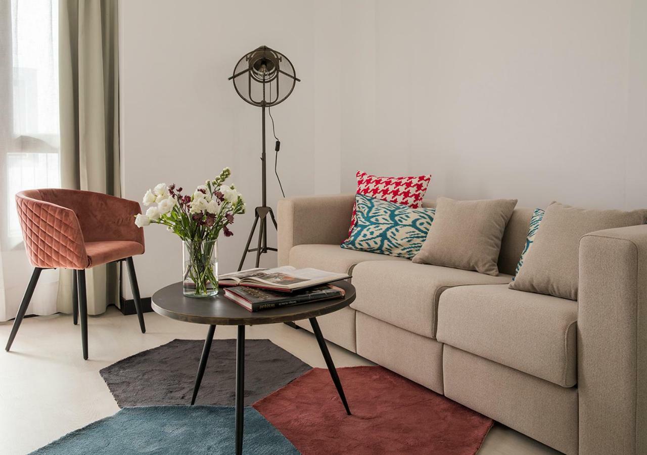 Feria Pool & Luxury Apartment Севиля Екстериор снимка