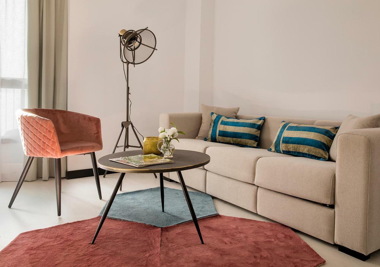 Feria Pool & Luxury Apartment Севиля Екстериор снимка
